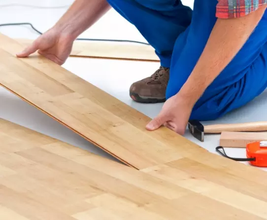 laminat-verlegen-02_1920x1920.webp?ts=1768830503